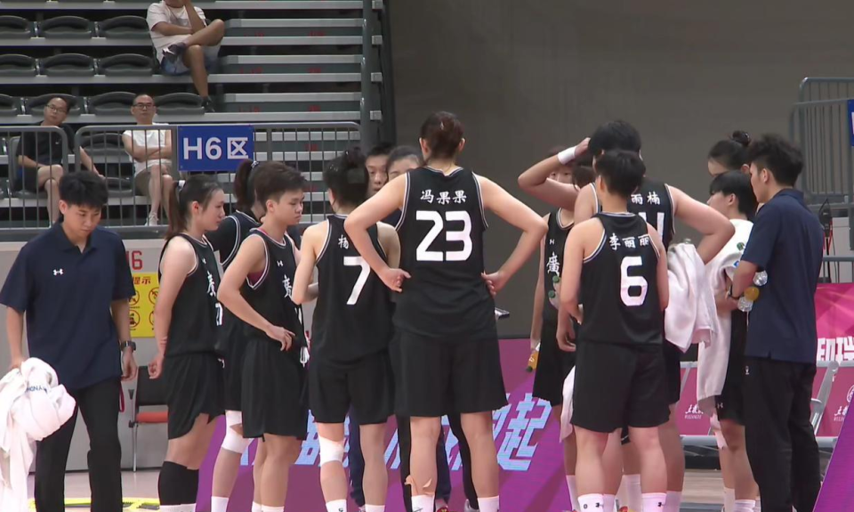 继续胶着, 的定位